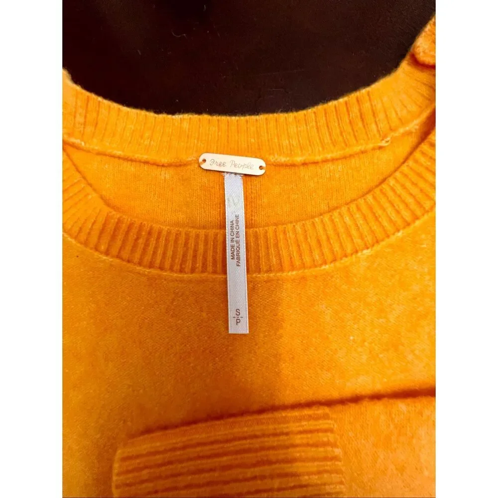 Free People Luna Pullover oversized sweater, Bright Marigold, NWT - Picture 4 of 7